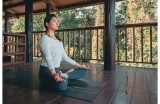 阳光下的阴瑜伽：舒缓身心，释放压力的完美选择