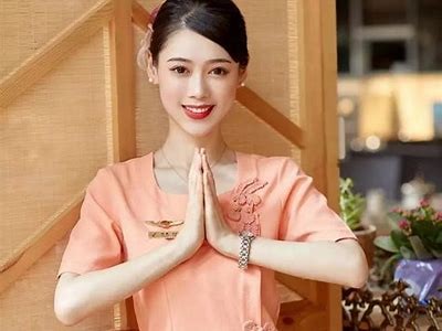 亚洲空姐风采大赏：美丽与职业的完美结合